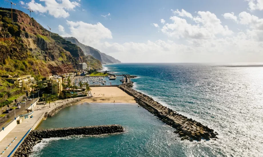Calheta Car Rental &ndash; Enjoy Madeira&rsquo;s Sunny Southwest Coast with Full Freedom